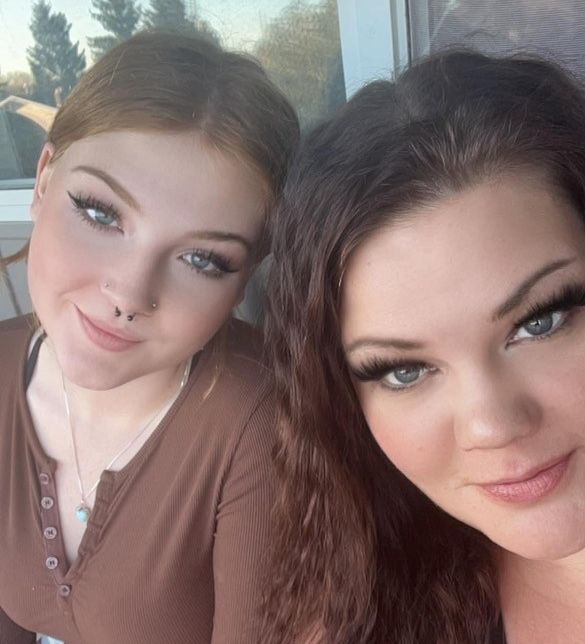 Alliya Hennifent, 19, in an undated photo with her late mother Amanda Volker of Leduc.