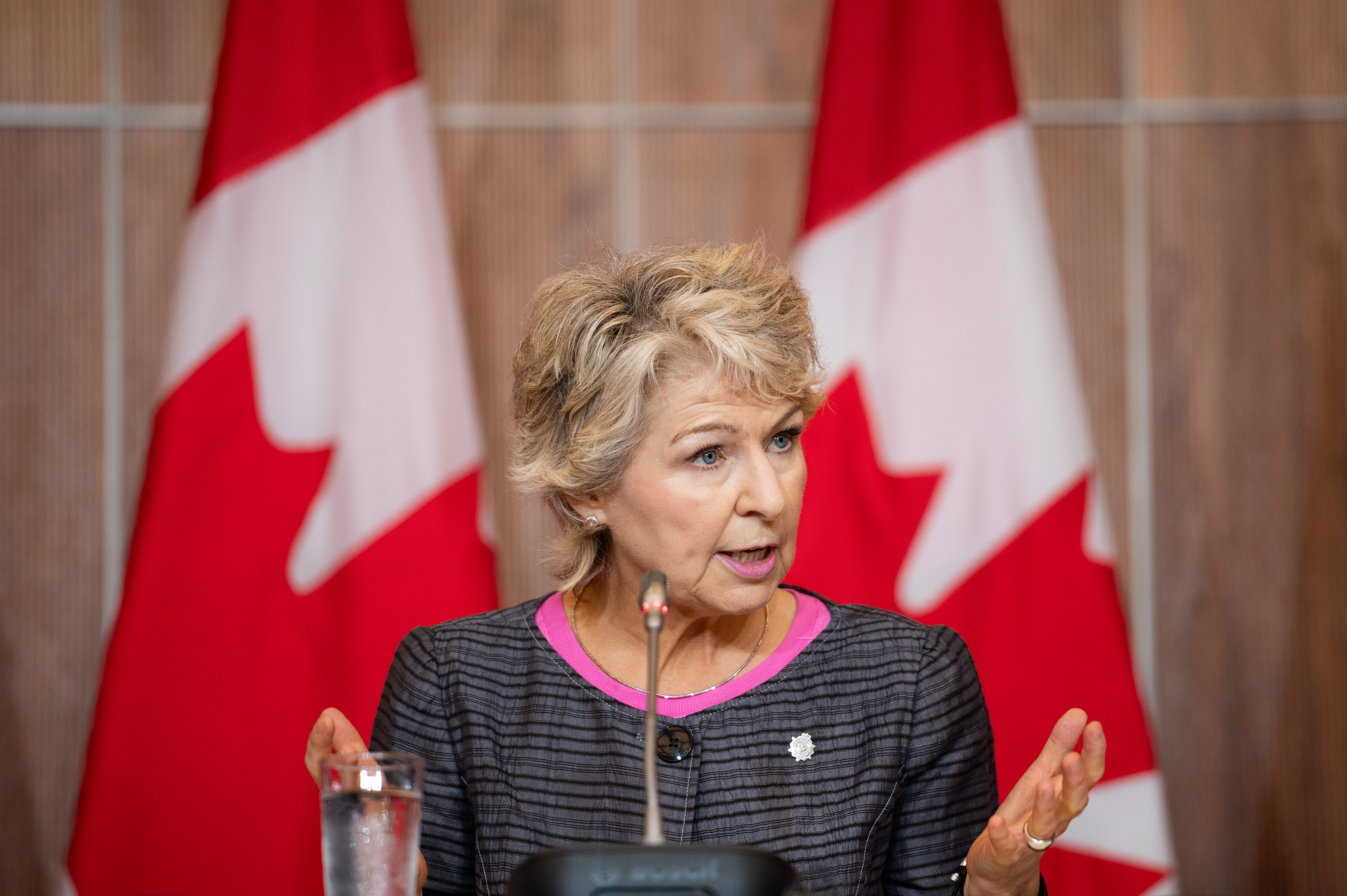 В момента се извършва преглед на това как Корекционната служба