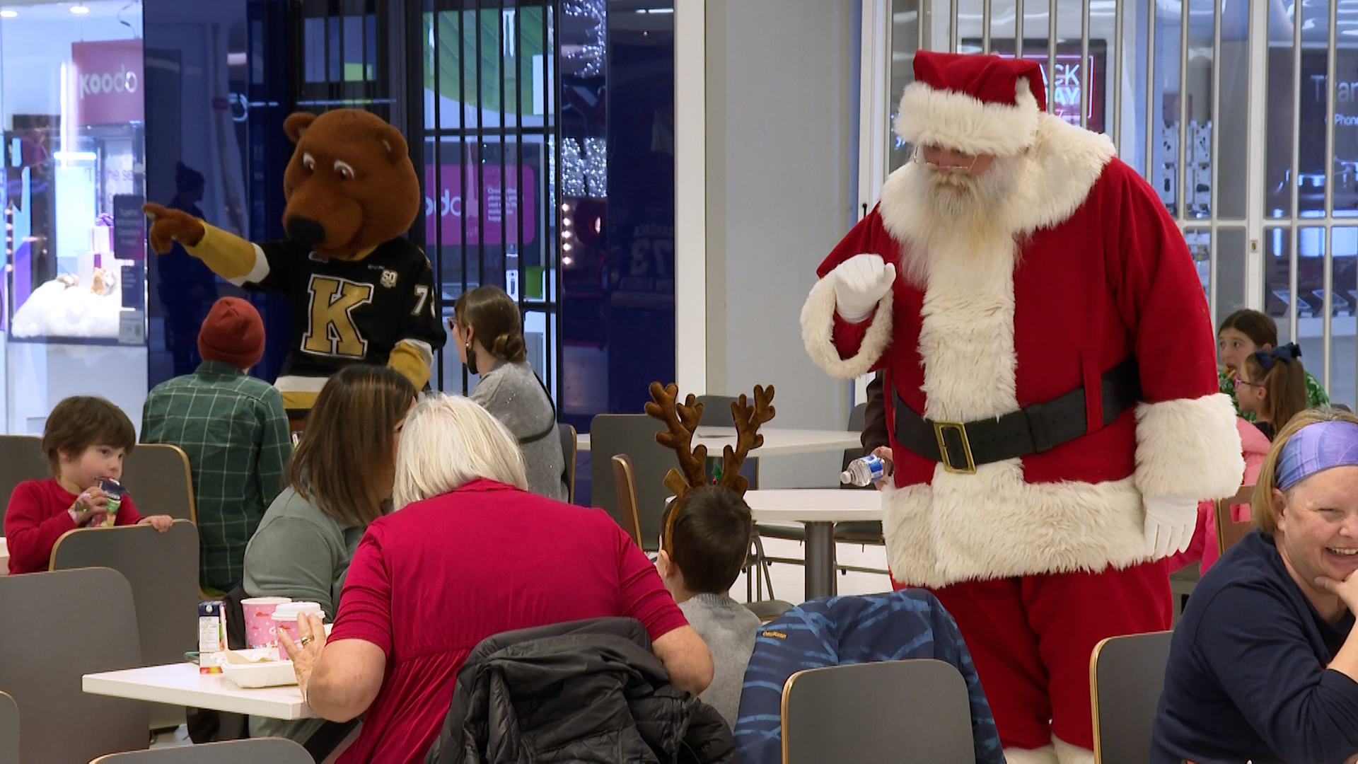 Kingston, Ont., kids have breakfast with Santa — and raise funds for charity
