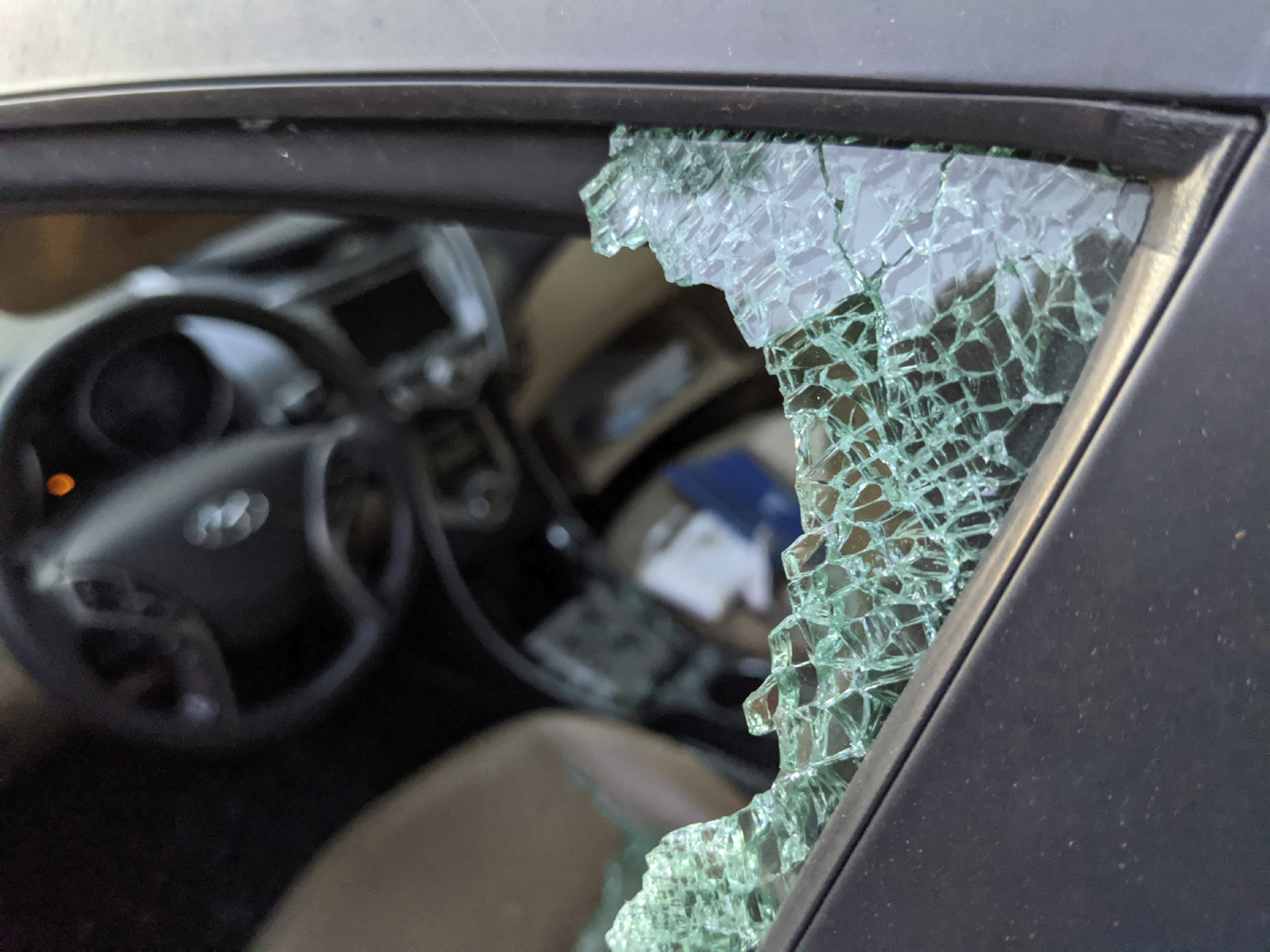 Хамилтън ще получи 895 000 от приблизително 18 милиона долара