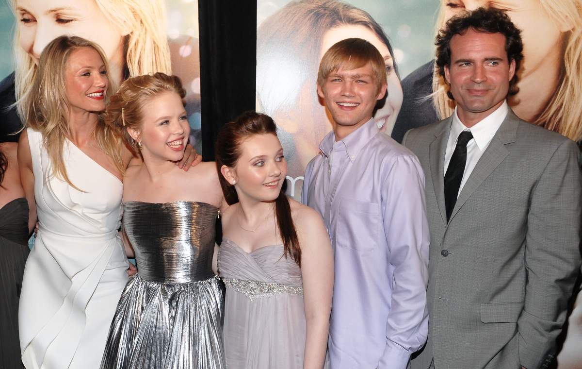 The cast of 'My Sister's Keeper' on a red carpet.
