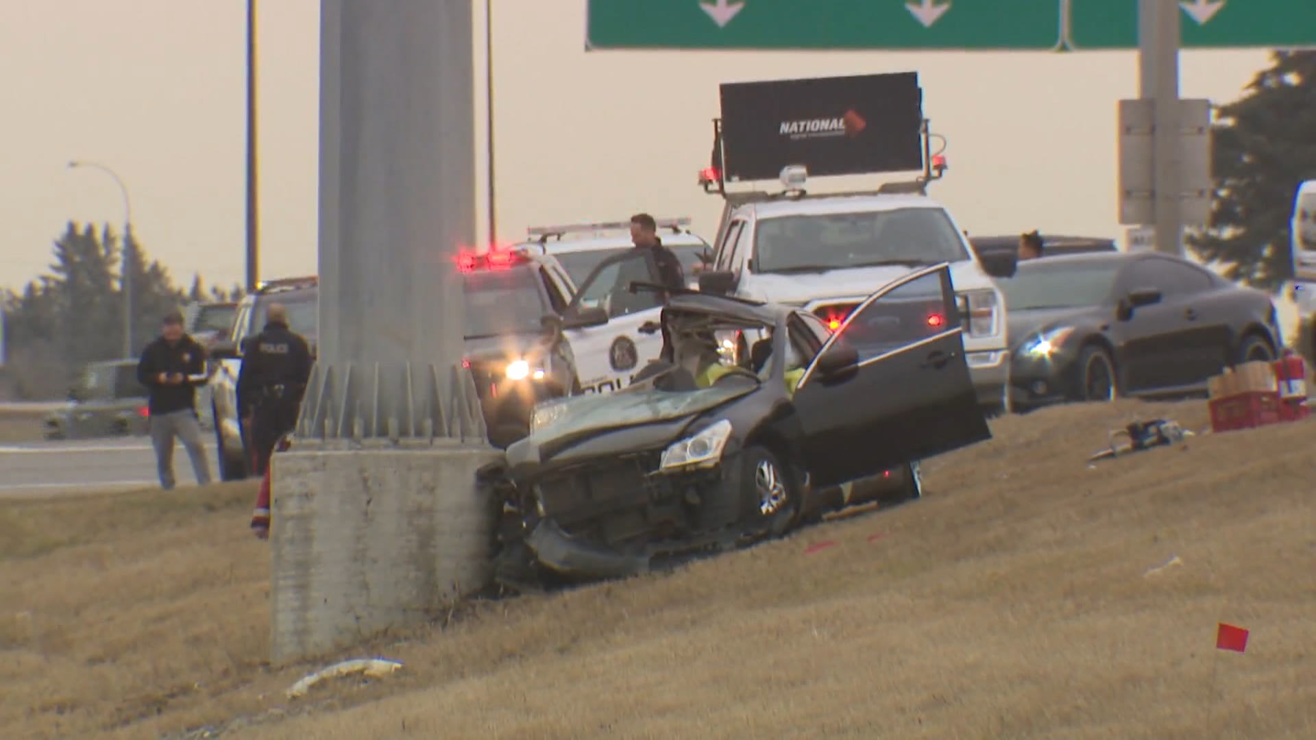 Fatal crash closes northbound lanes of Calgary s Deerfoot Trail