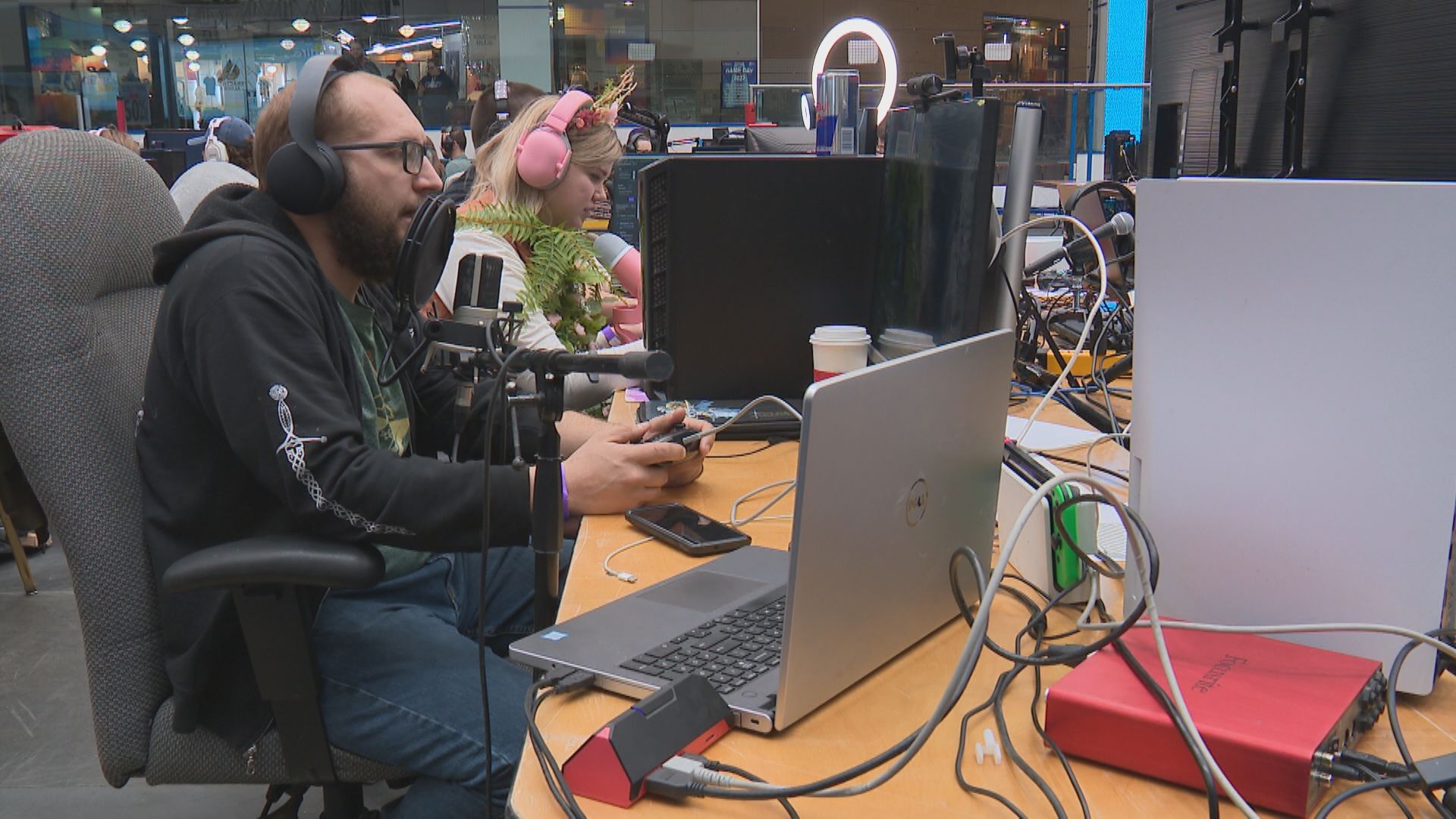 25 straight hours of play at Edmonton Stollery Children’s Hospital – Edmonton