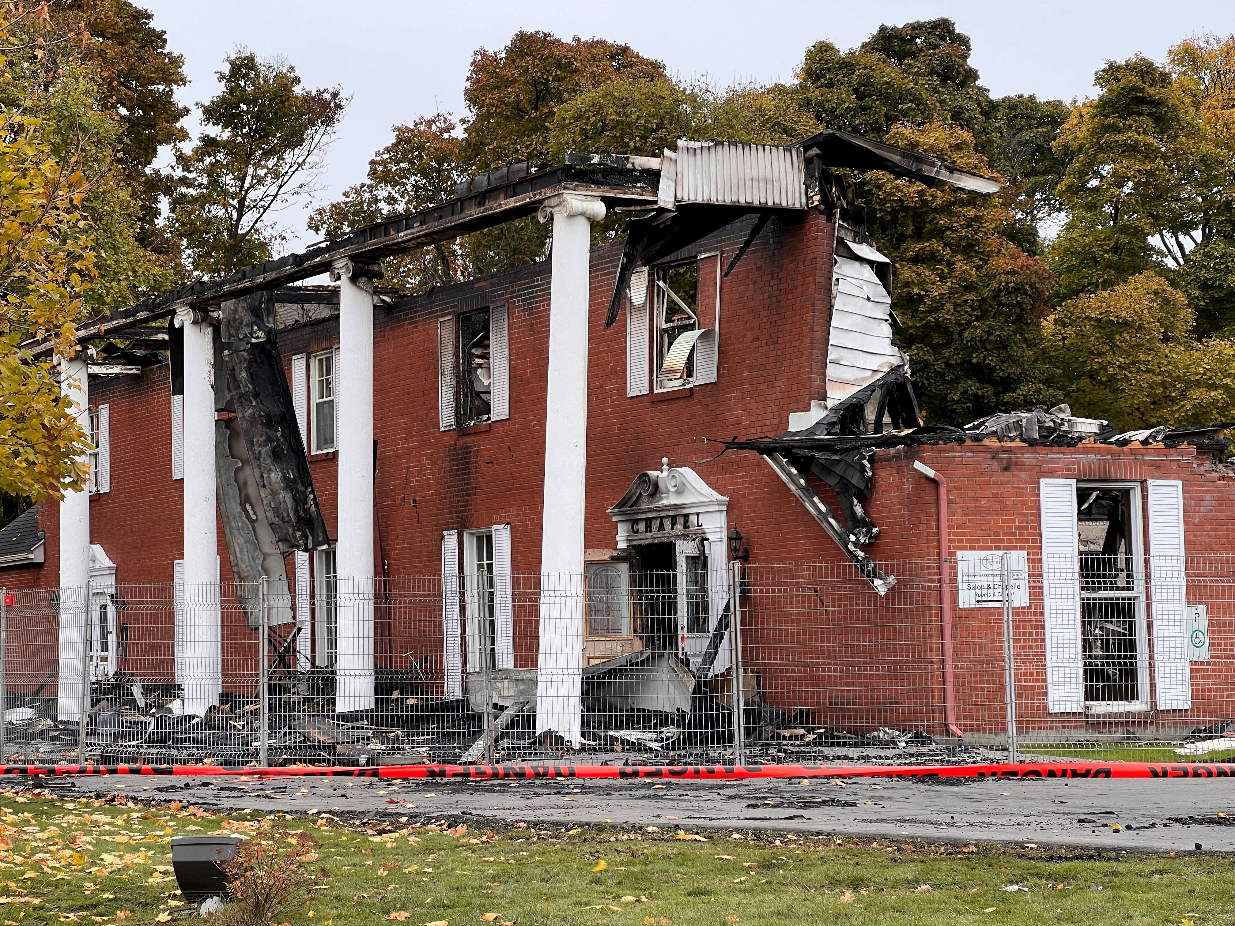 Devastating fire destroys Pointe-Claire funeral home