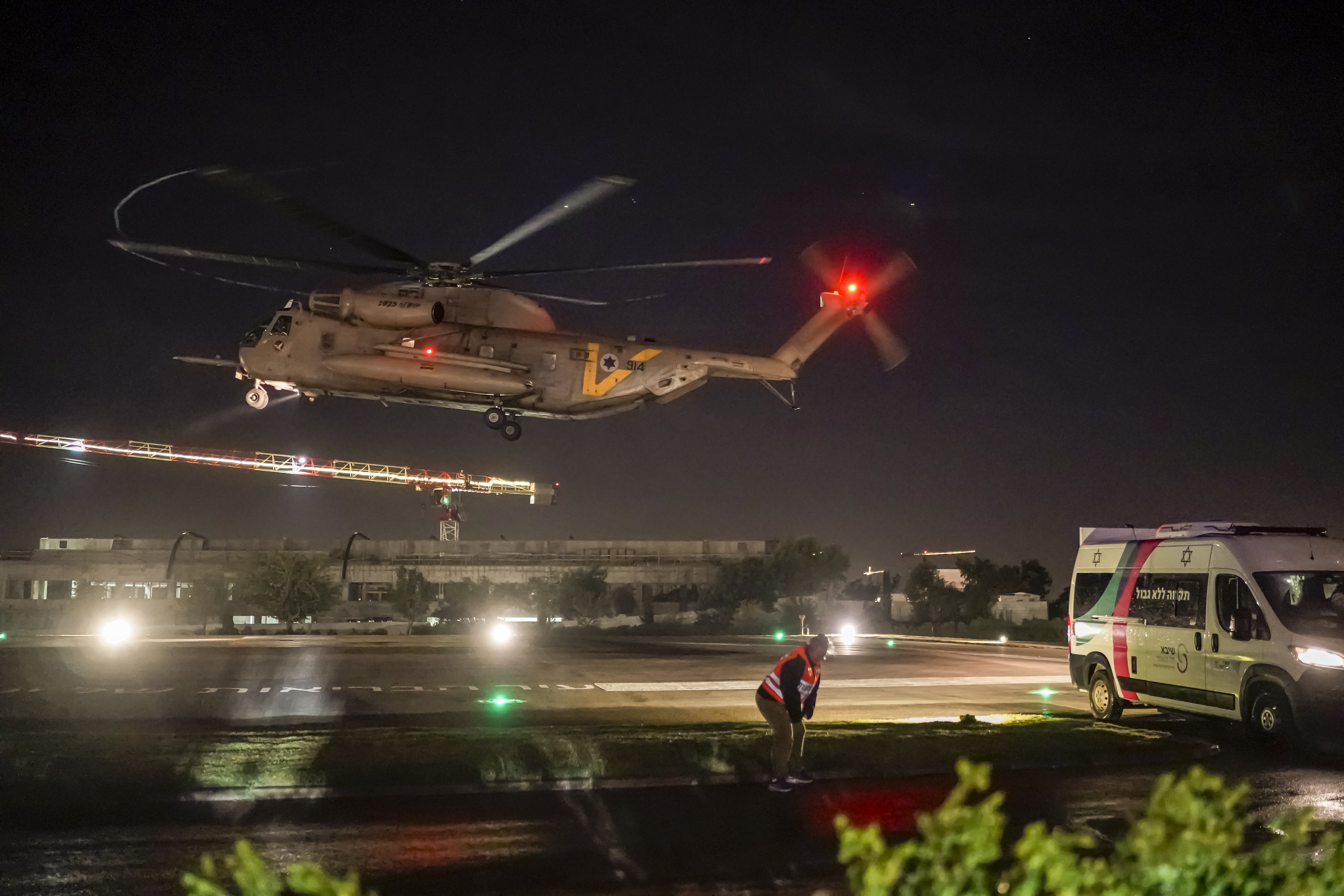 Израел и Хамас постигнаха споразумение в последната минута в четвъртък