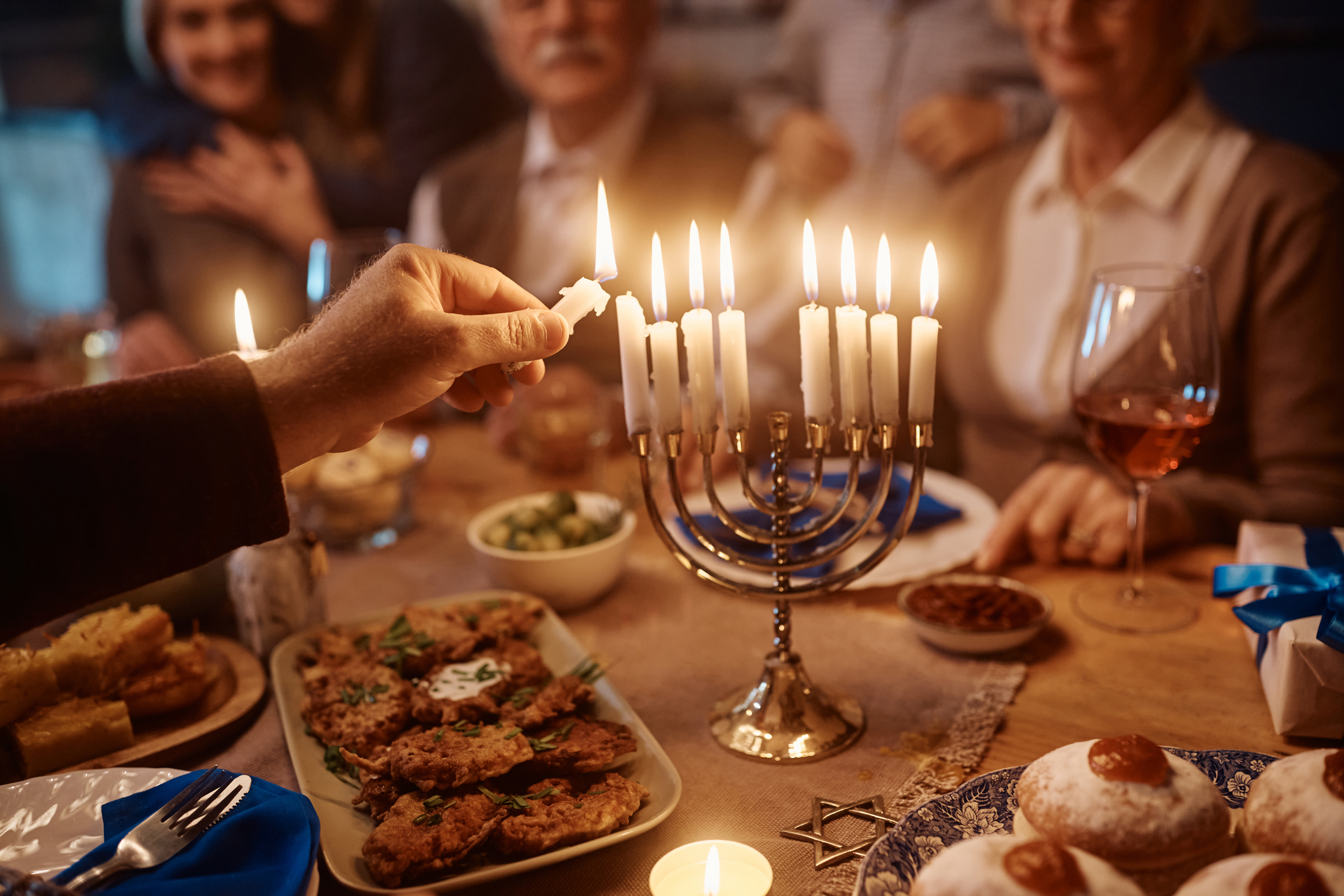 8 unique Hanukkah gifts to get you through those 8 days and nights  | Globalnews.ca