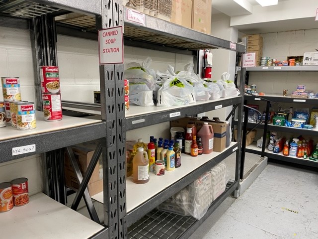 Организация с нестопанска цел в Торонто предоставяща храна дрехи и