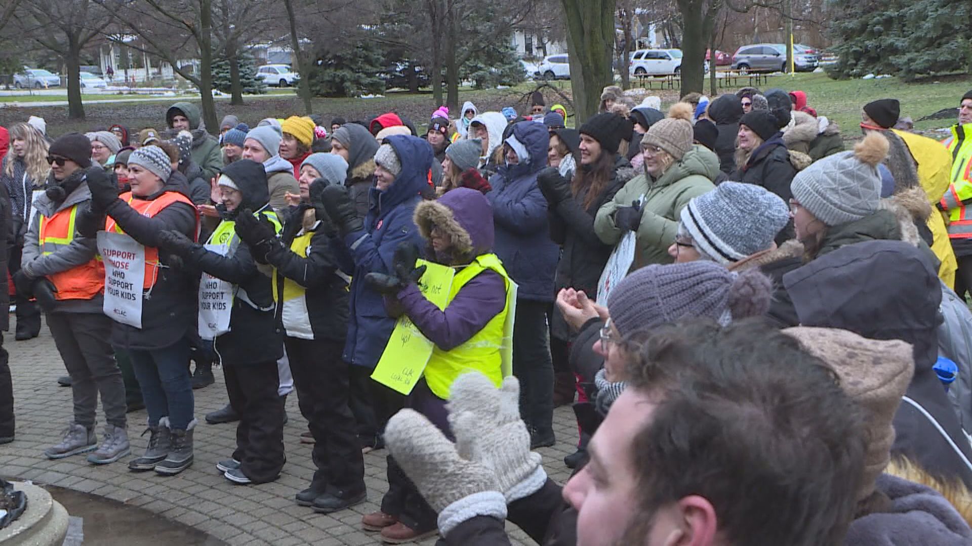 Educational assistants return to work, ending strike at Manitoba school division