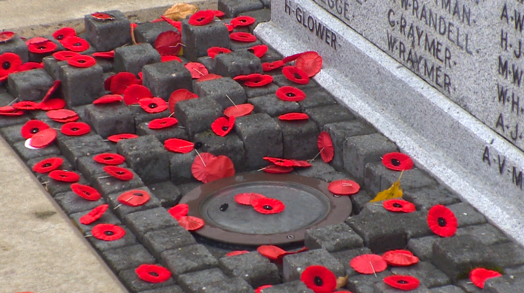 Hundreds gather in communities across Okanagan for Remembrance Day