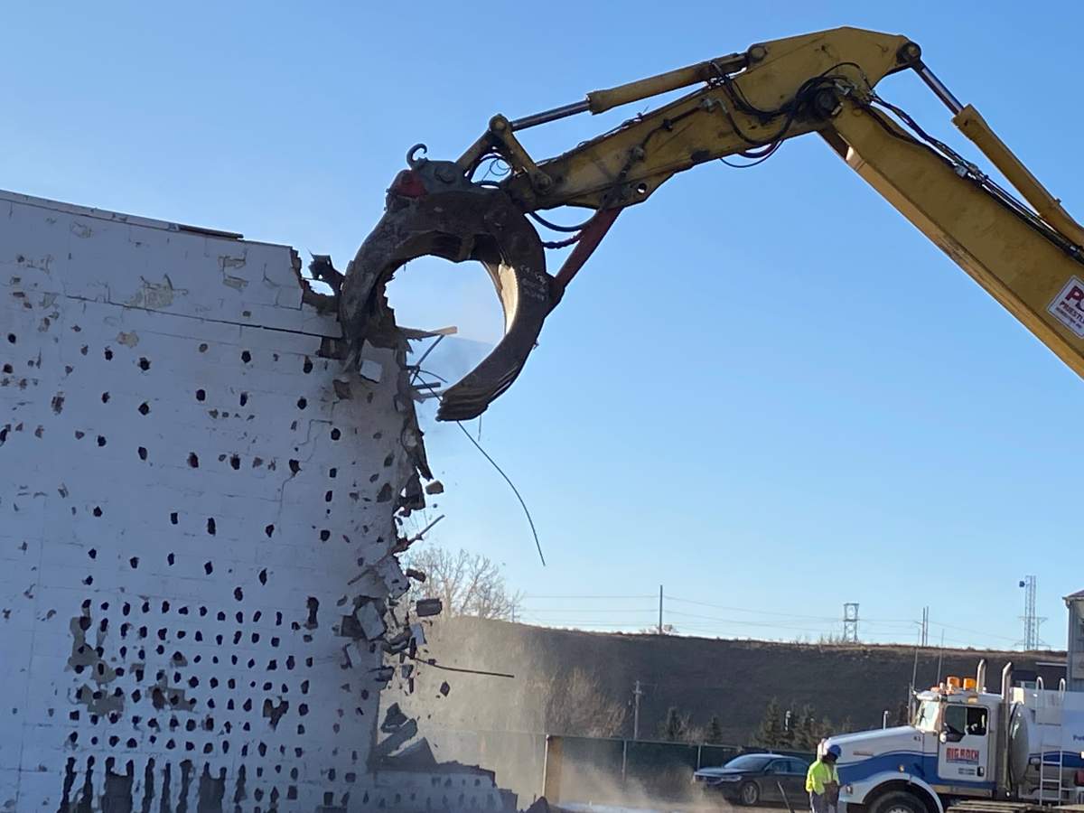 Controversial plant demolished