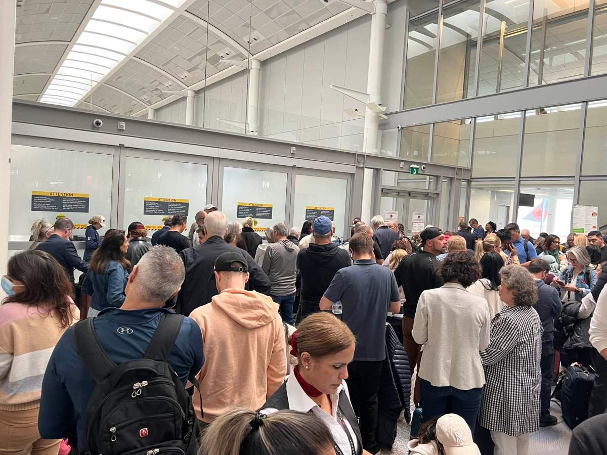 Crowds of passengers at Toronto Pearson Airport’s Terminal 1 on Nov. 9, 2023.