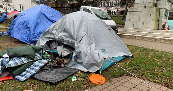 风暴摧毁了哈利法克斯无家可归者的帐篷：这是他们拥有的一切