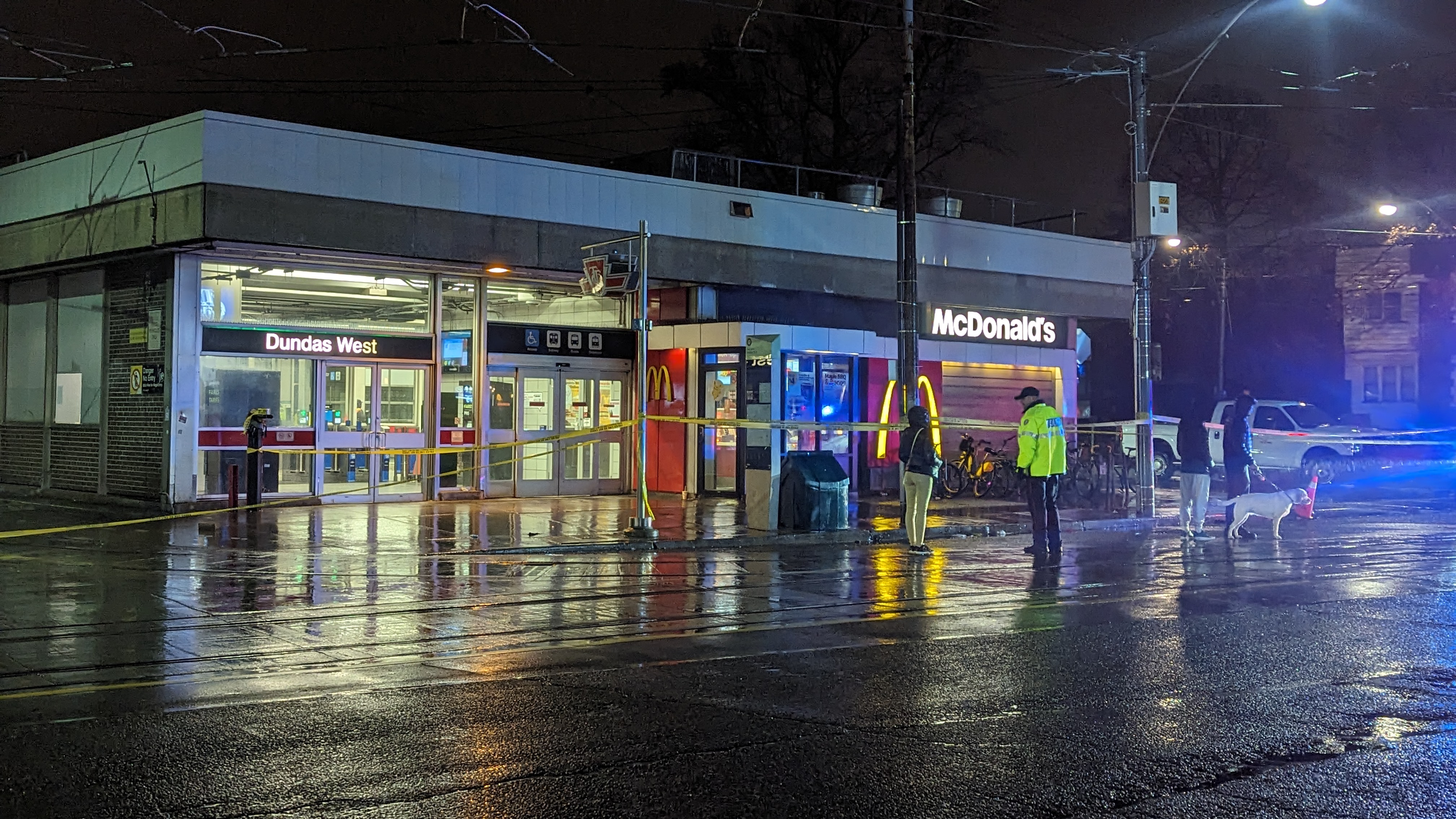 Полицията в Торонто съобщи че разследва след намушкване с нож