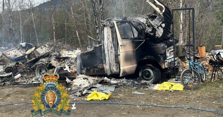 Обаждане до B.C. полицията за горящо превозно средство доведе до