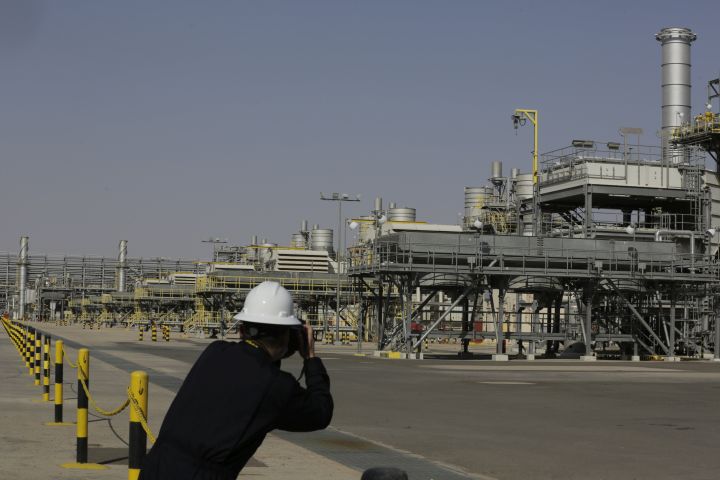 Saudi Arabia extending cut in oil it sends to the world in bid to boost prices