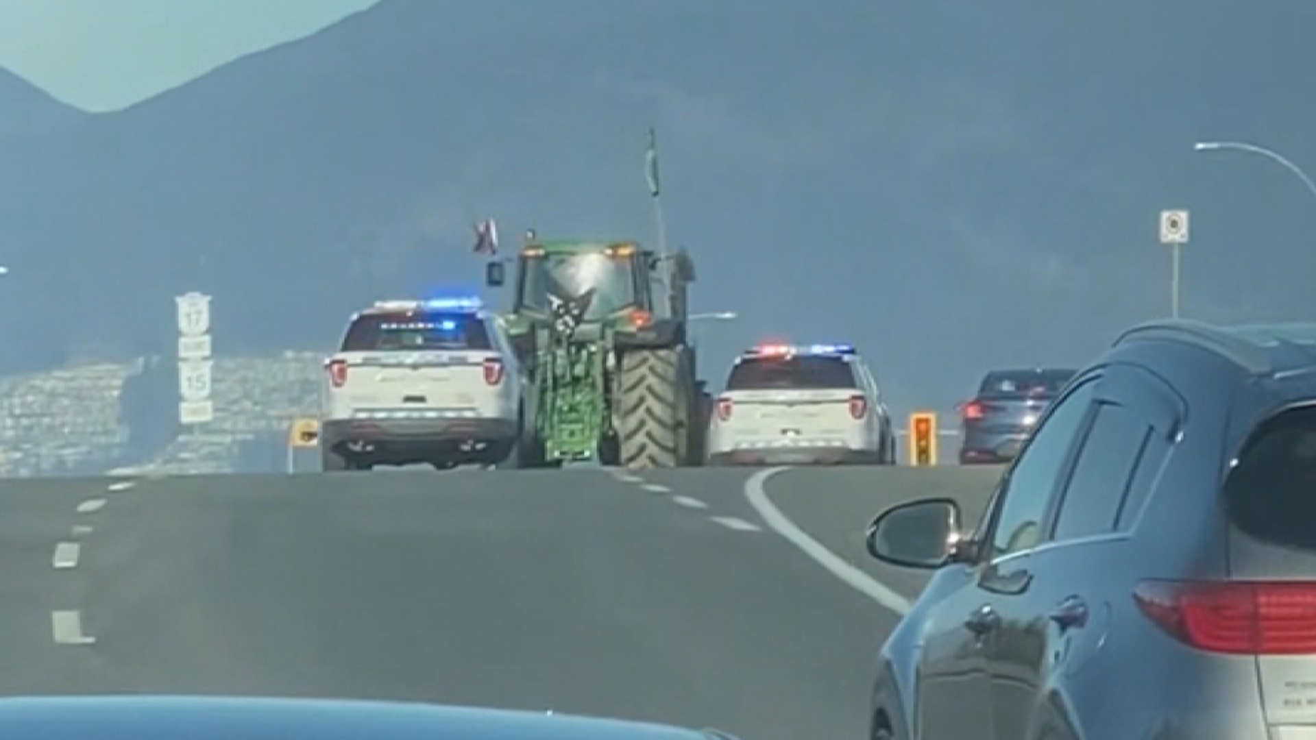 Това беше смайваща гледка за шофьорите в Съри Британска Колумбия