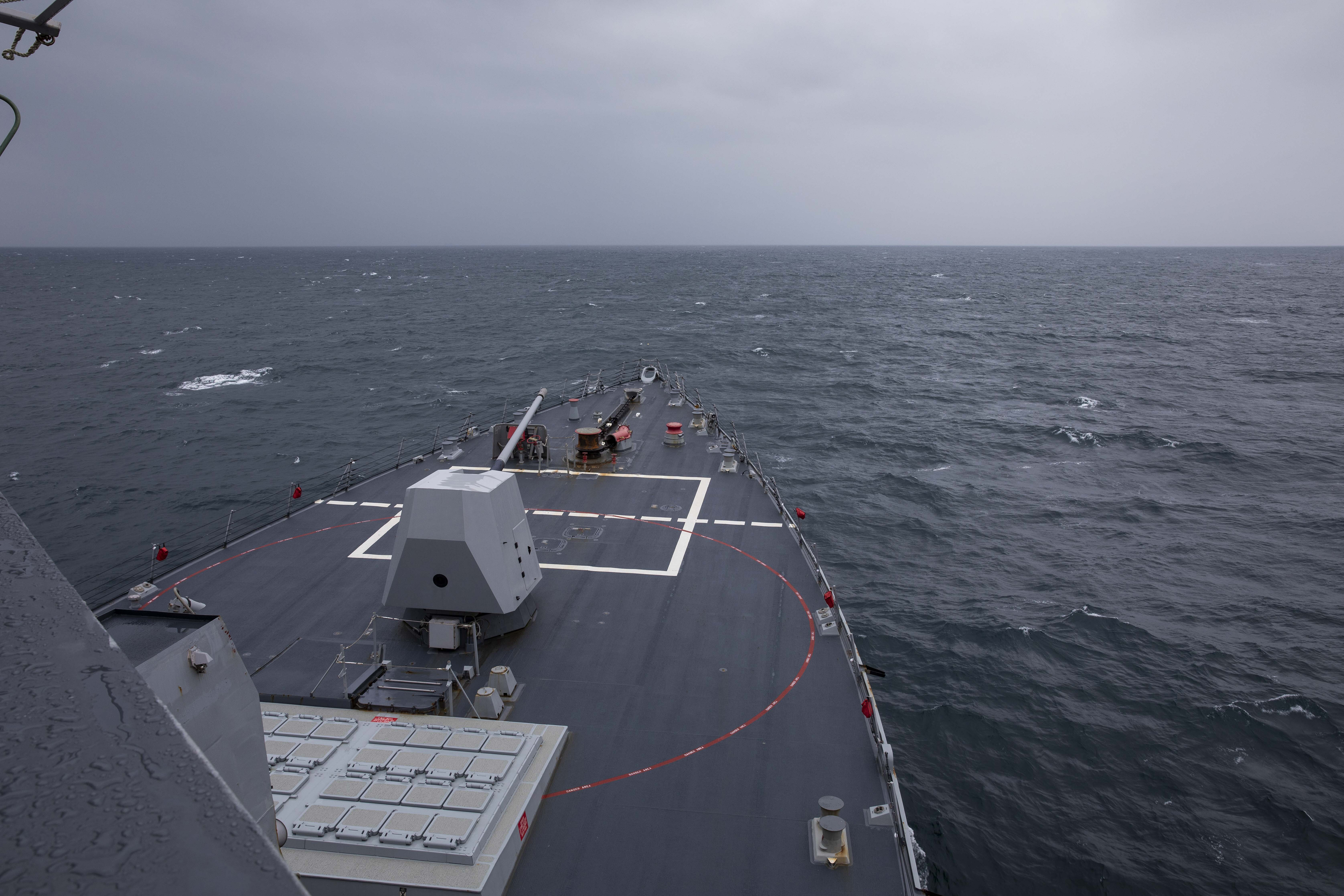 Canadian frigate, U.S. destroyer transit Taiwan Strait amid China tensions