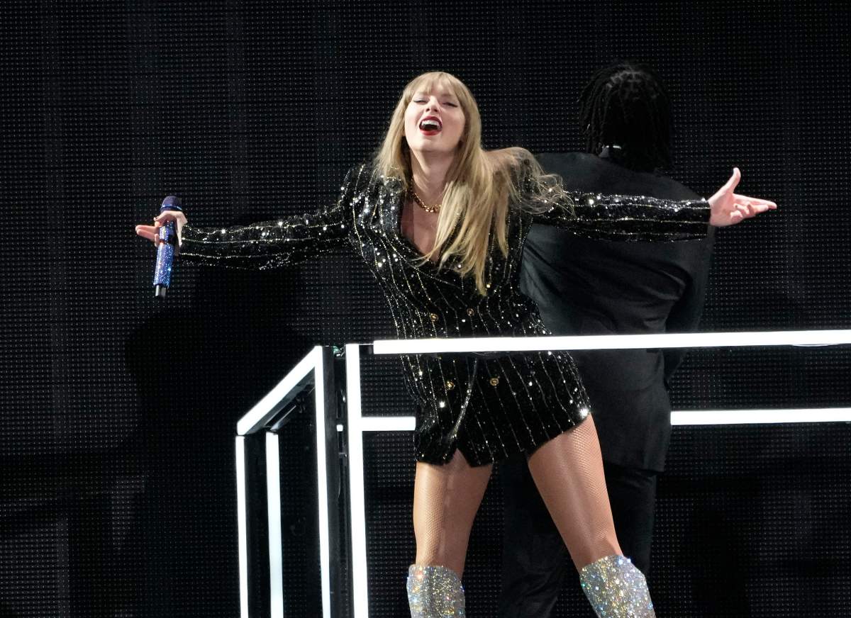 Taylor Swift performs on stage