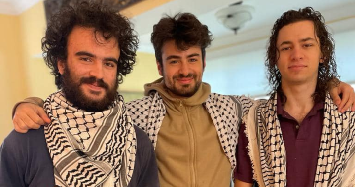 Мъж е обвинен, след като трима палестински студенти бяха застреляни, докато носеха шалове keffiyeh
