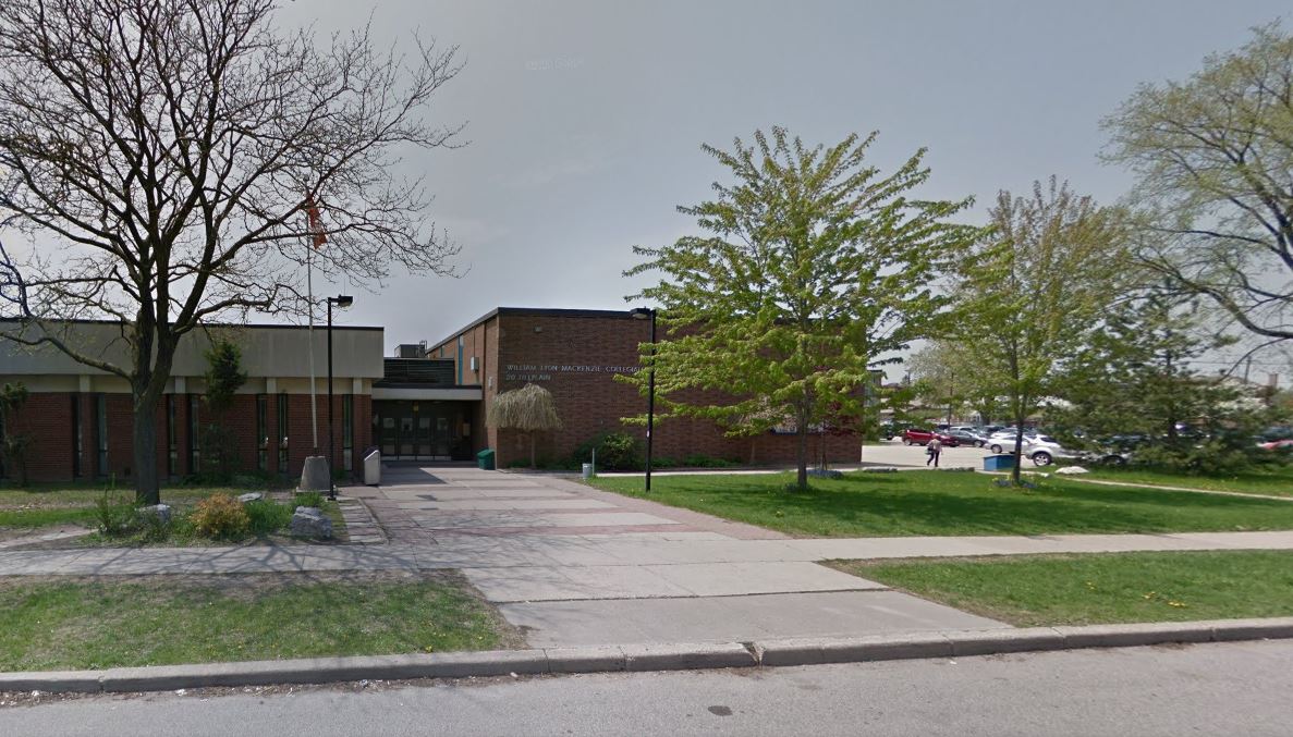 18 profesores se negaron a trabajar en una escuela de Toronto por posible radiación de una torre de telefonía móvil – Toronto