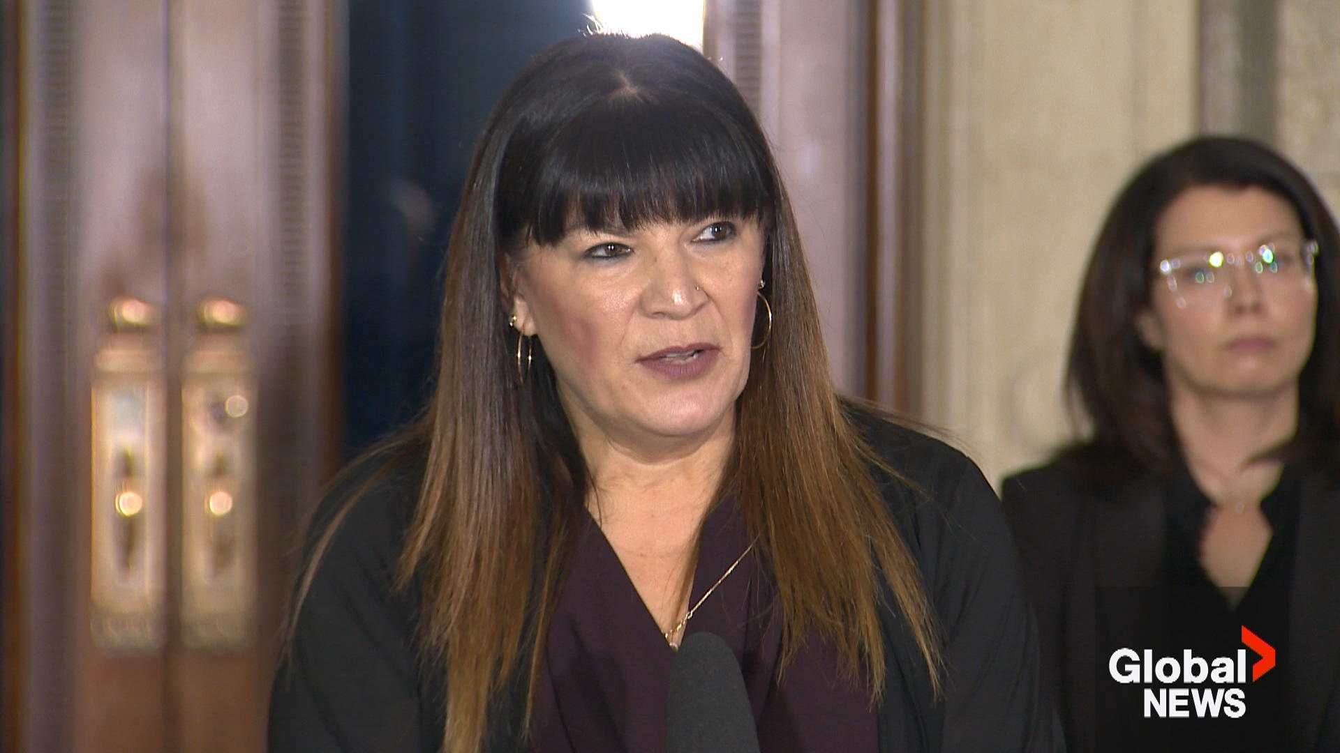 Провинциалните и общински служители ще направят съобщение в четвъртък относно