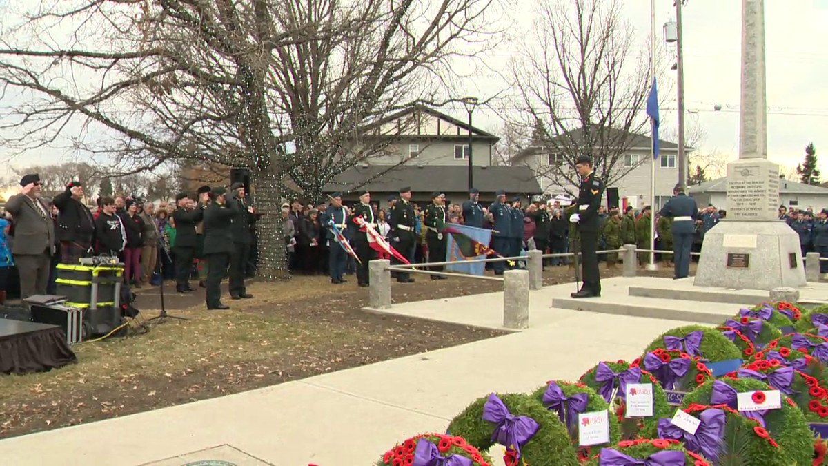 Edmontonians pay tribute at Remembrance Day ceremonies Edmonton