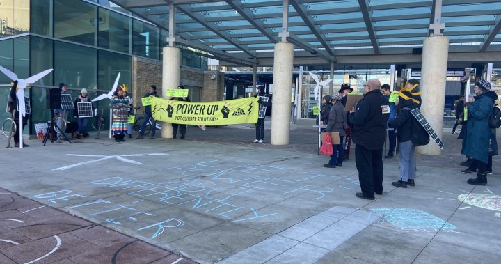 Жителите на Едмънтън се събраха за изменението на климата преди посещението на премиера на COP28