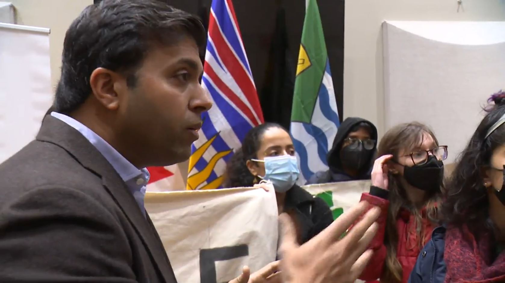 Pro-Palestinian protesters interrupt opioid epidemic townhall in Vancouver