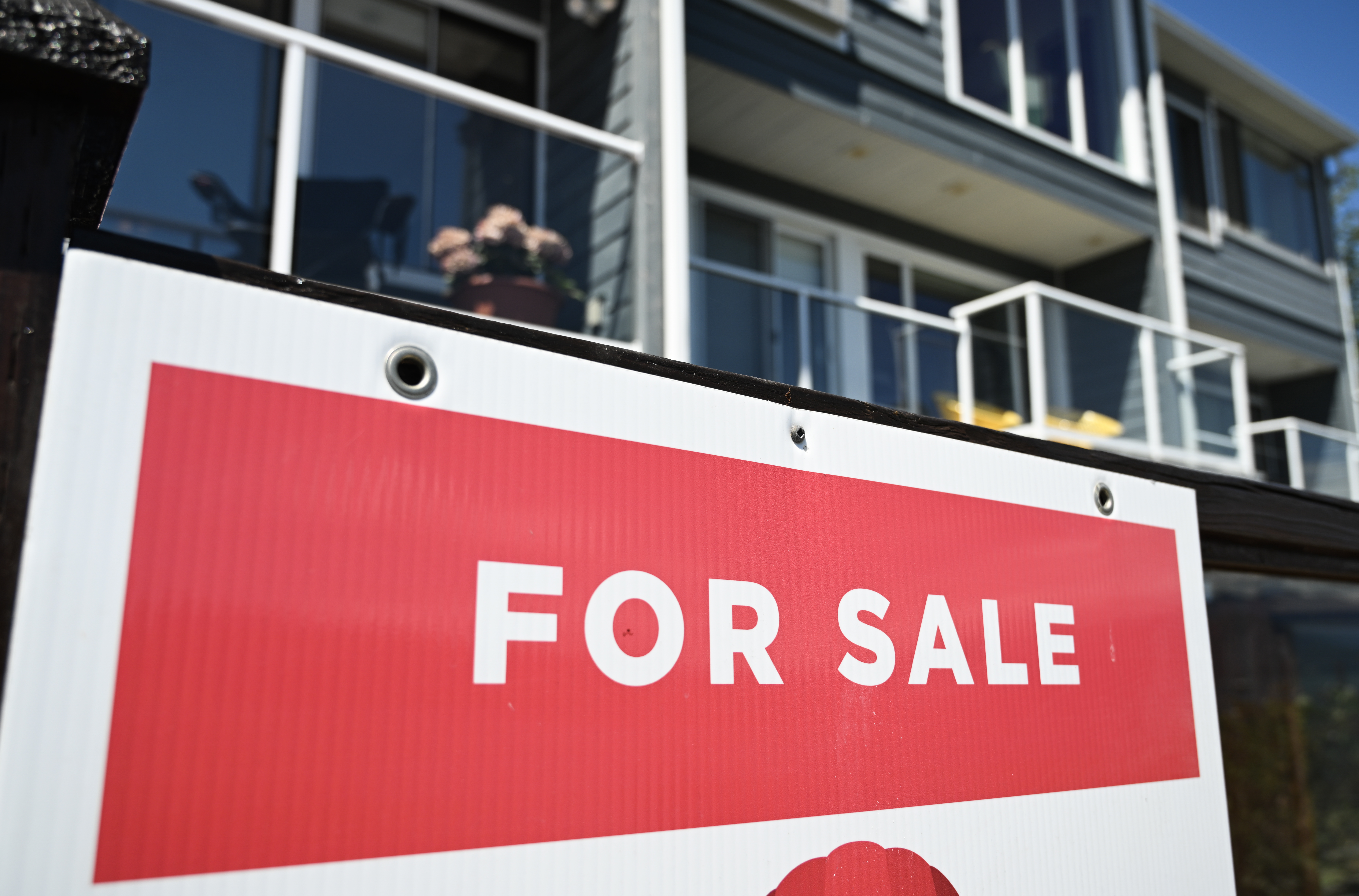 Foreign buyer ban was expected to impact 2% of home purchases, CMHC docs show