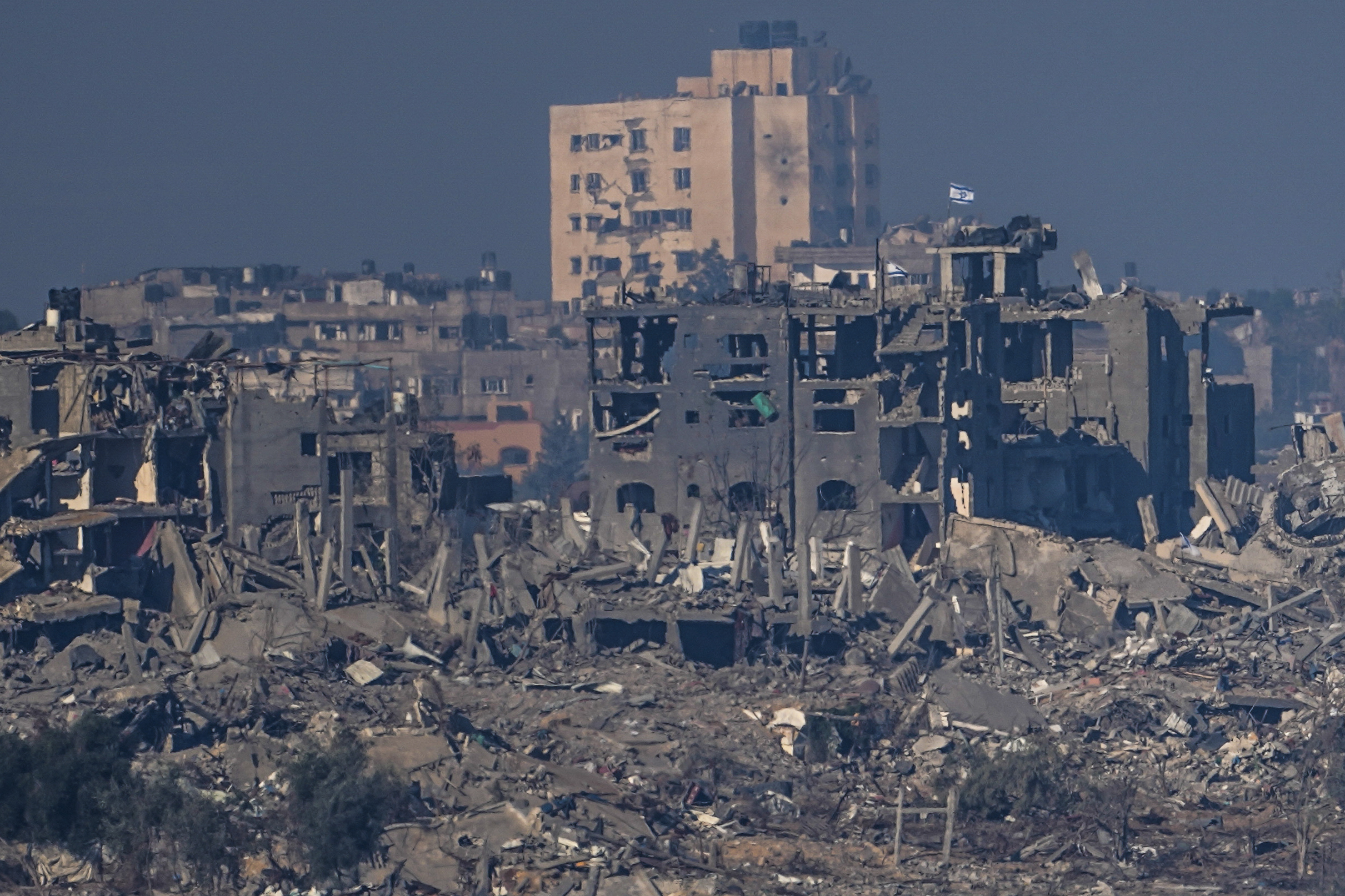 Still little clarity on when Canadians stuck in Gaza will be able to leave