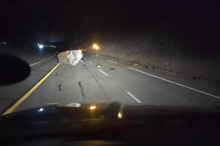 Rock Slide closes Highway 3 near Keremeos