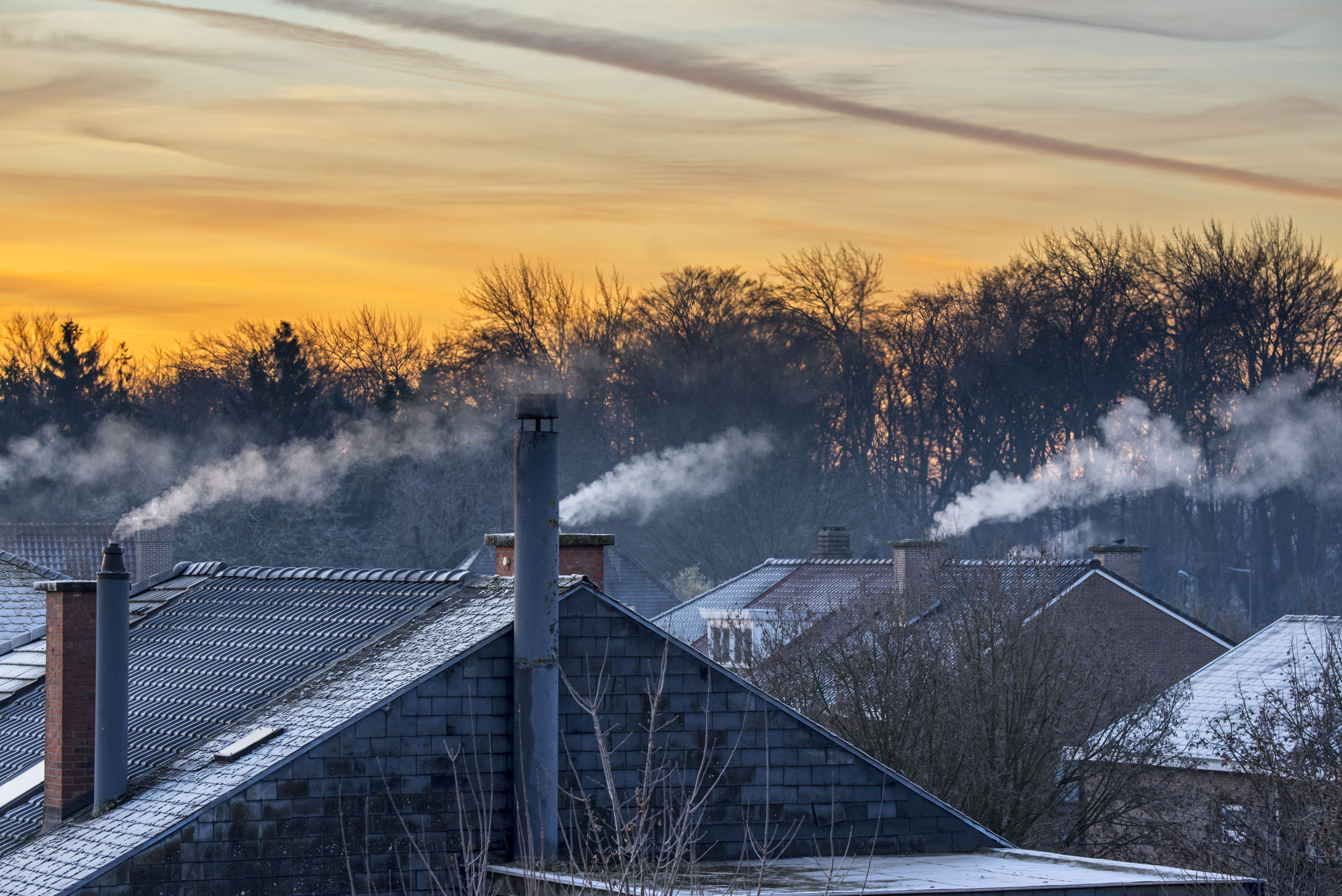 Majority of Canadians want carbon price pause on all home heating fuel: poll