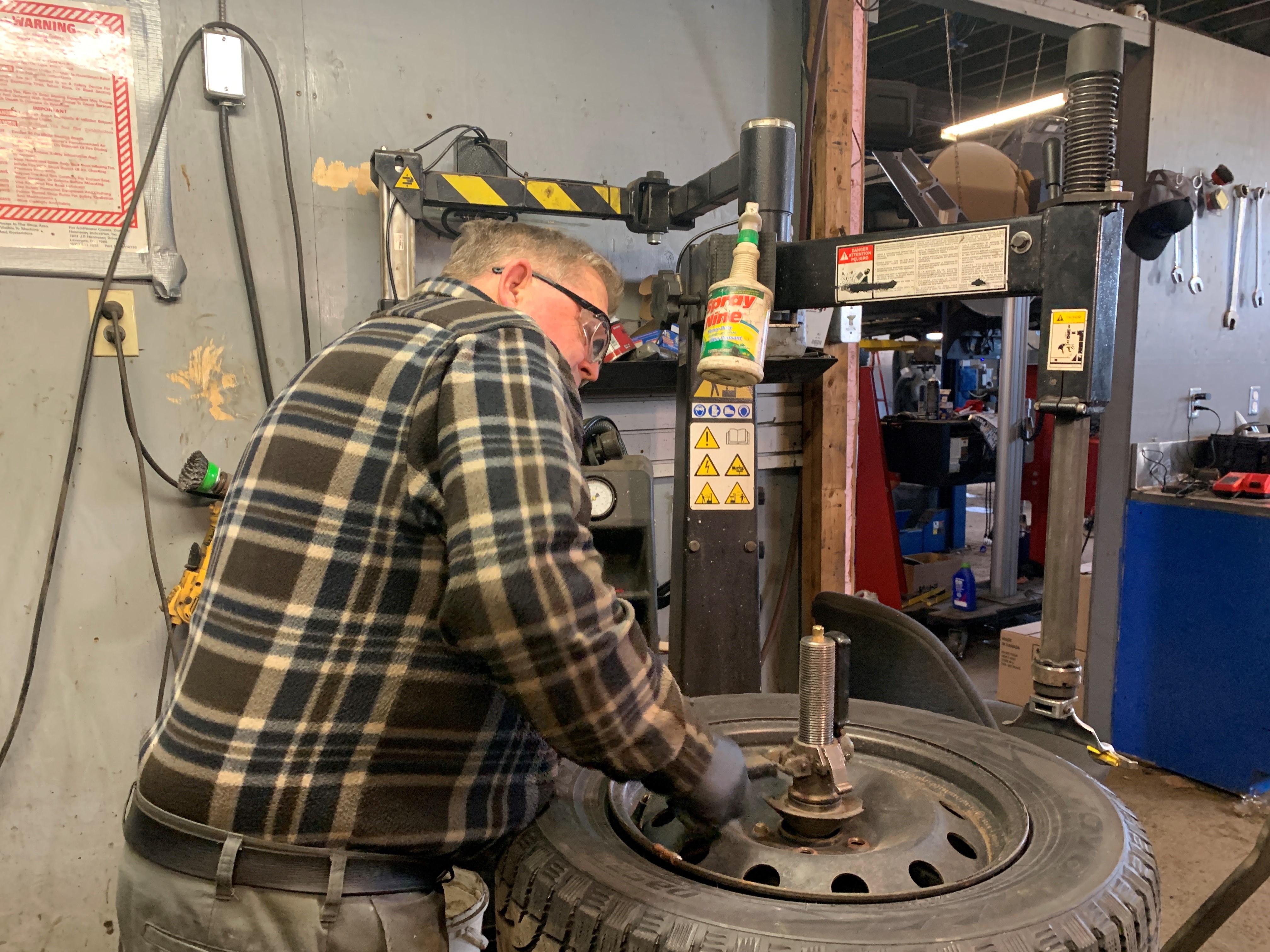 N.S. mechanic shortage means motorists could be left in cold waiting for winter tires