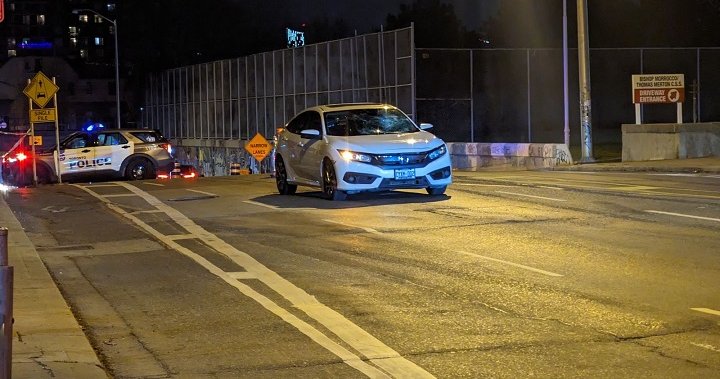Пешеходец е бил блъснат от превозно средство в Торонто