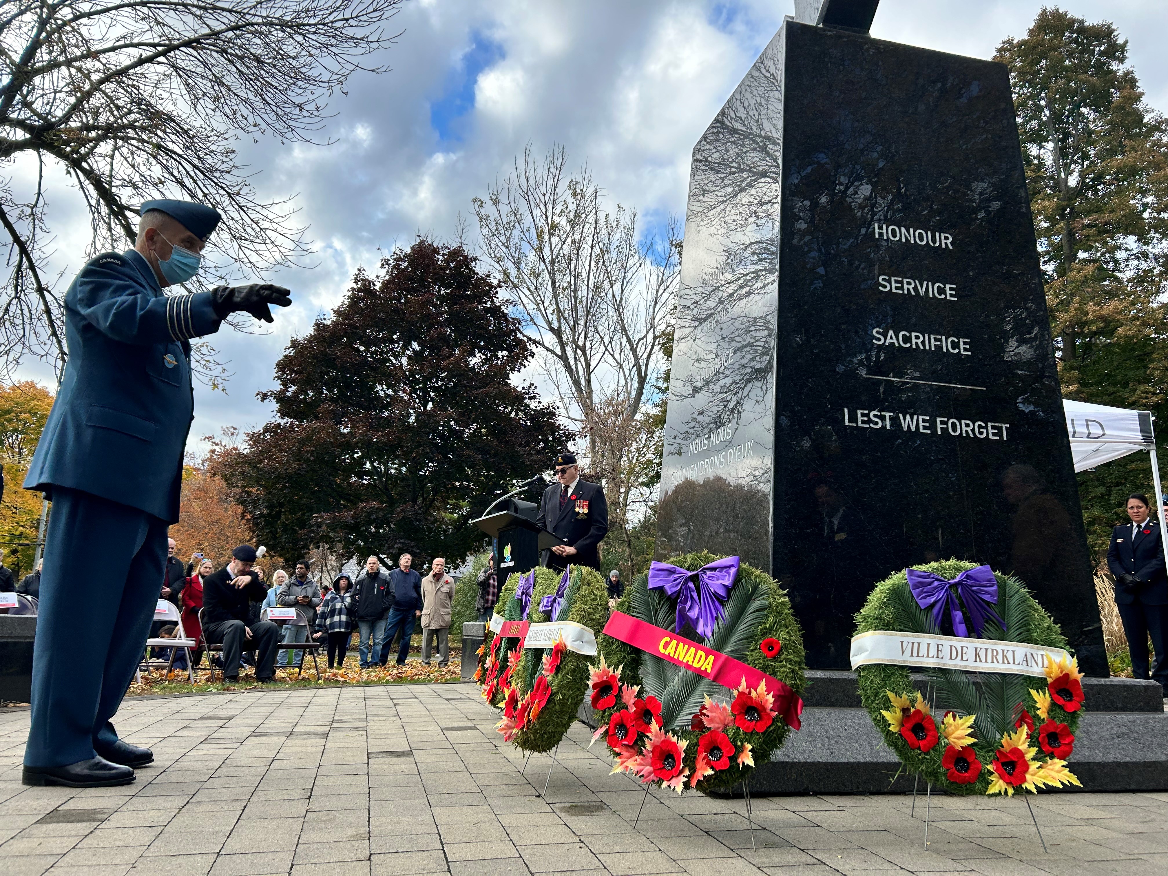 West Island Remembrance Day ceremony highlights peace, duty to remember