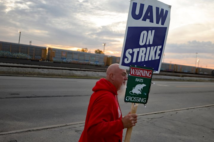 UAW members at Stellantis, Ford ratify new labour contracts