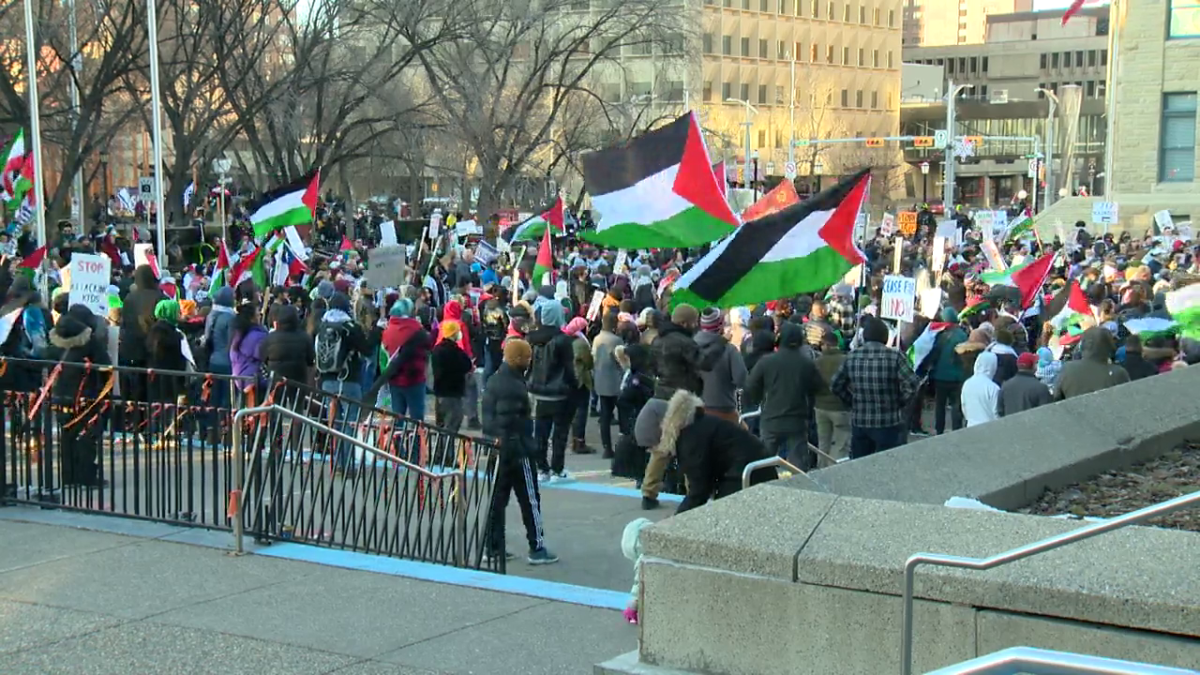 More than 700 pro-Palestine protesters marched for several blocks in downtown Calgary on Sunday, disrupting traffic for several blocks.