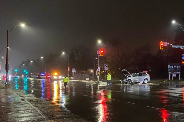 3 sent to hospital following two-vehicle crash in Hamilton’s Westdale neighbourhood
