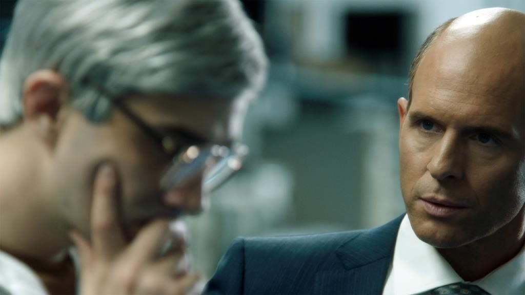 Хаотична комедия за определящ поколението смартфон и драма за измъчван