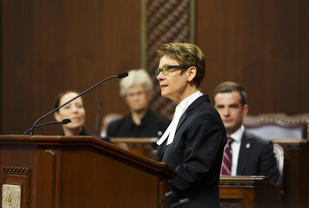 Всеки опит за сплашване на сенатор докато изпълнява задълженията си