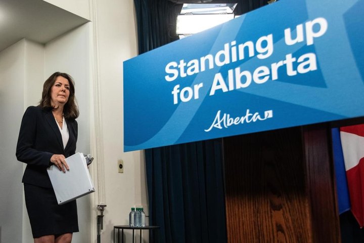 Alberta premier to launch health care changes in 2024: ‘One goal can’t wait on the other’