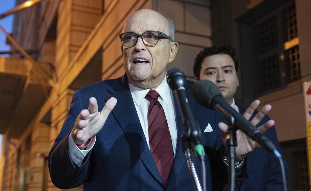 Уплашена за живота си след като Руди Джулиани и други съюзници на