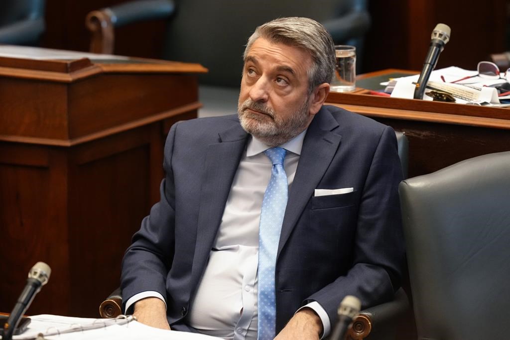 Собственикът на един от 15-те имота, премахнати от — след