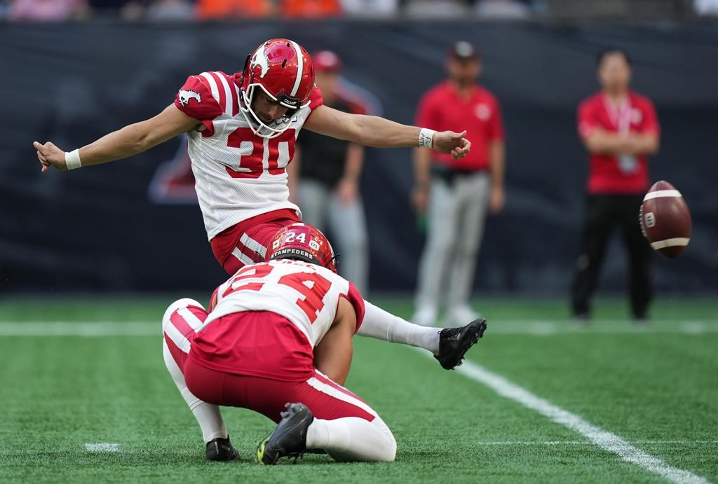 Калгари Стампедърс преподписаха едногодишен договор с ветерана ритащ Рене Паредес