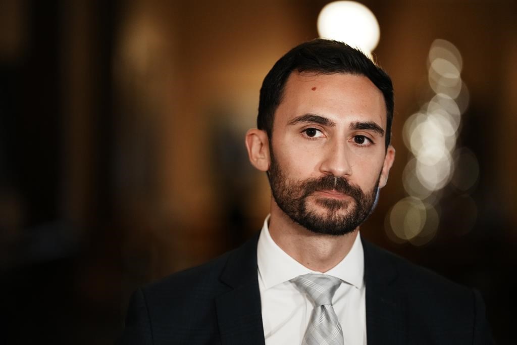 ТОРОНТО — Учителите в системата на държавните училища с френски