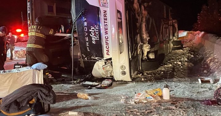 Не трябва да се повдигат обвинения във фаталния B.C. Автобусна катастрофа на Бъдни вечер