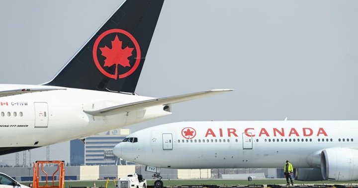 Пътник на Air Canada се опитва да отвори вратата на самолета на полет Лондон-Торонто