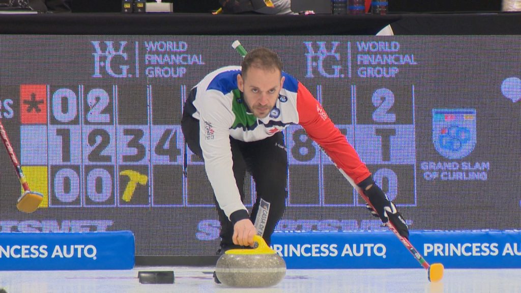 Докато Отбор Реторназ се ръкуваха с Отбор Карудърс на леда