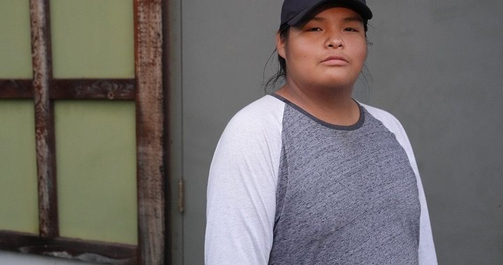 Далеч от дома, учениците от коренното население се сблъскват с предизвикателства при получаването на образование, но има надежда