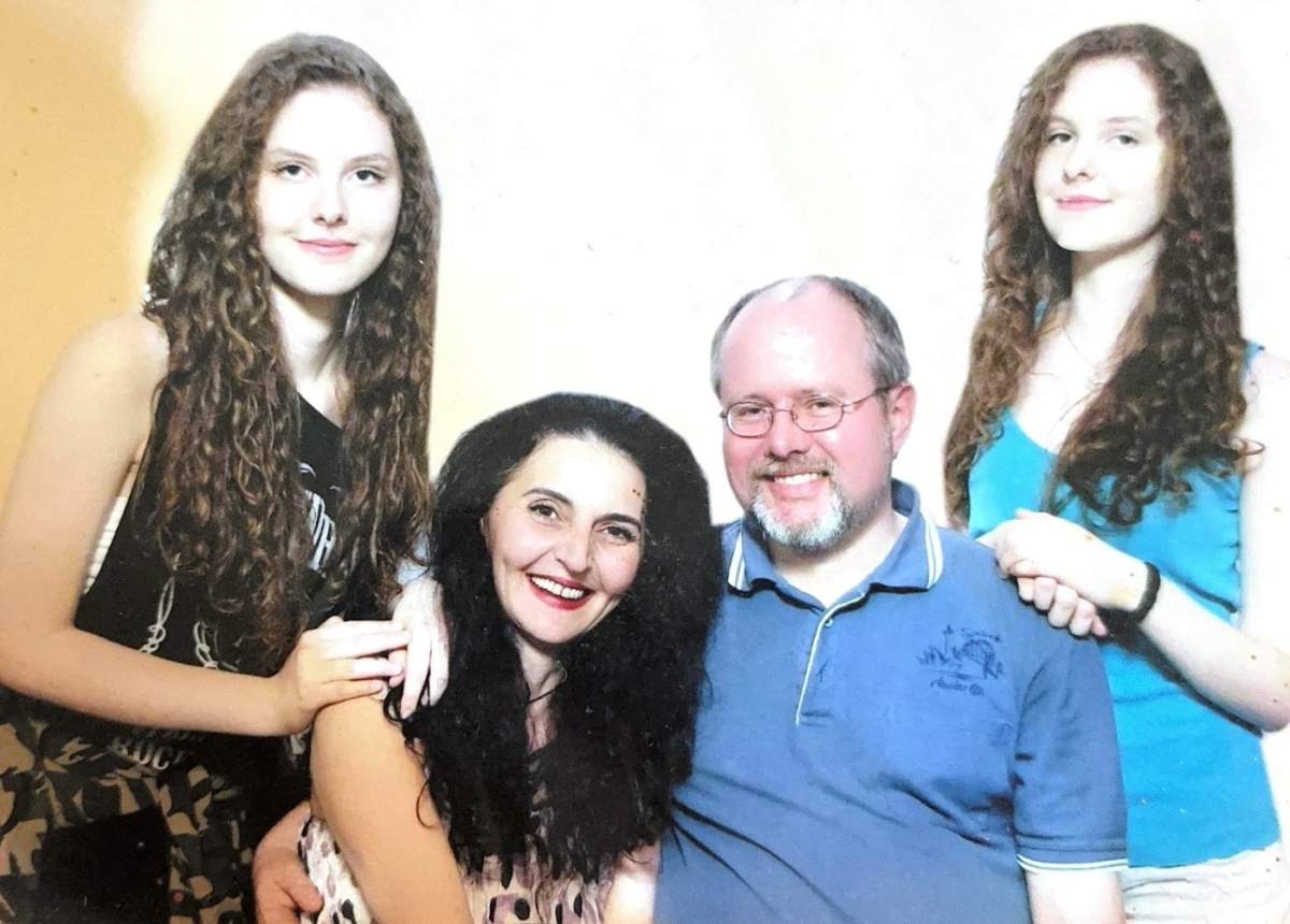 Luanora Irtenkauf surrounded by her husband and her two daughters died in the Abbotsford Hospital on Sunday, Dec. 17 from multiple organ failure.